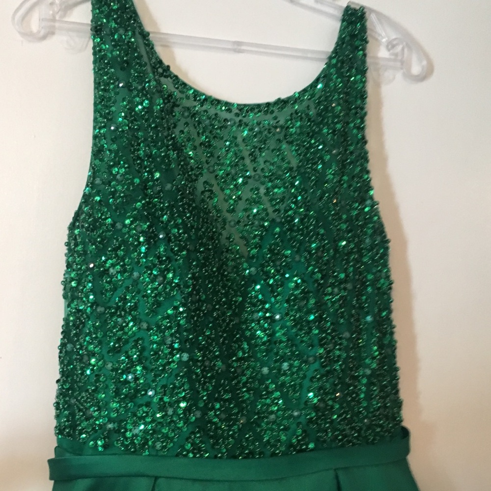 I’m selling my prom dress